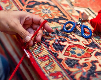 خدمات تخصصی و حرفه ای رفوی فرش در قالیشویی شمال تهران